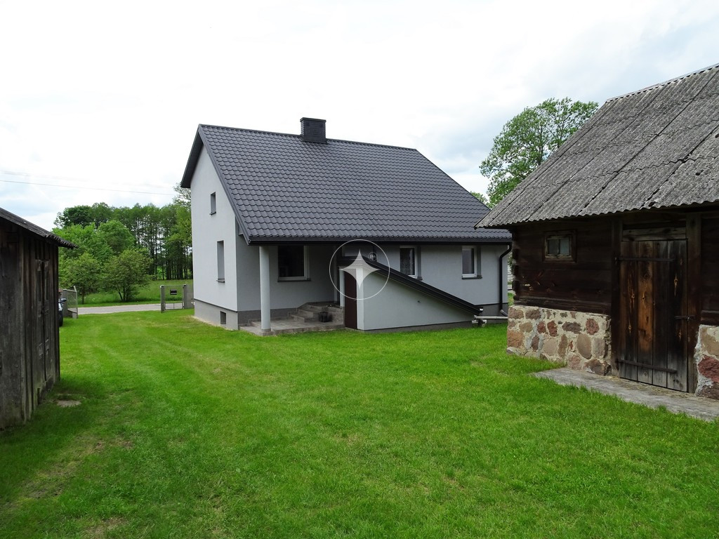 Dom z dużą działką we wsi Krasna na Mazowszu