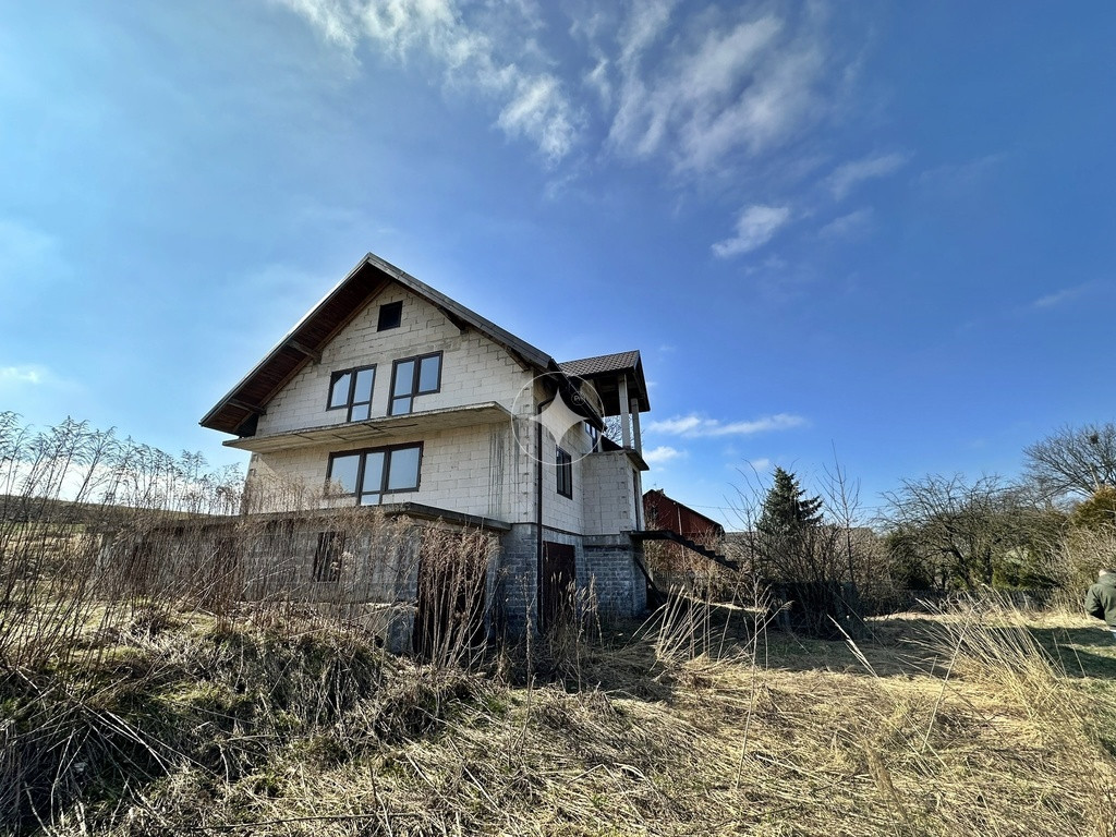 Nieruchomość przy trasie Wolbrom - Miechów