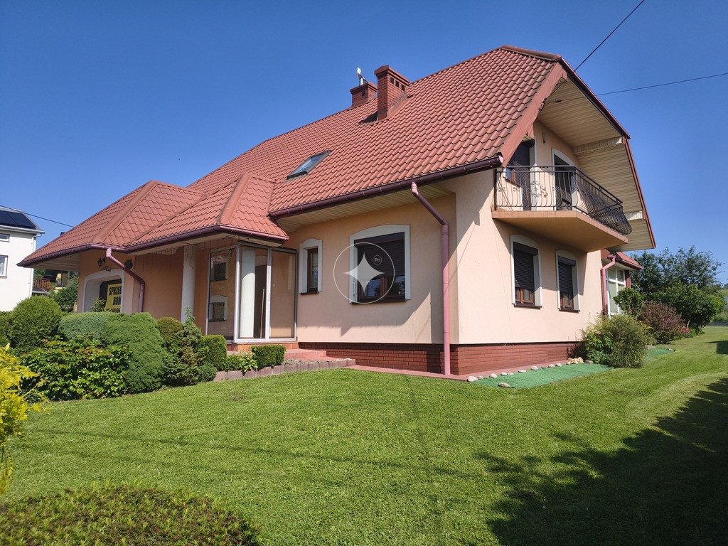 Elegancka rezydencja z ogrodem