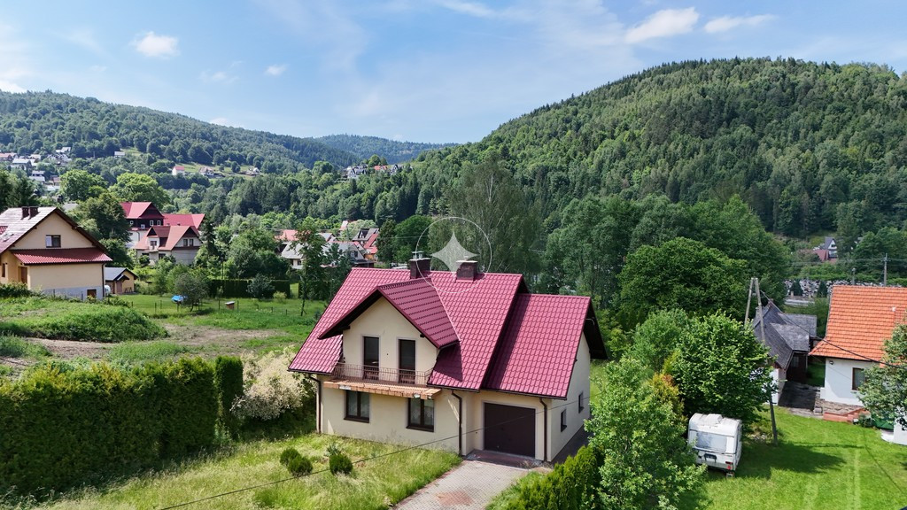 Dom jednorodzinny z działką 1800m2