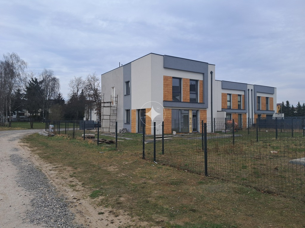 Apartament z ogródkiem i miejscem postojowym