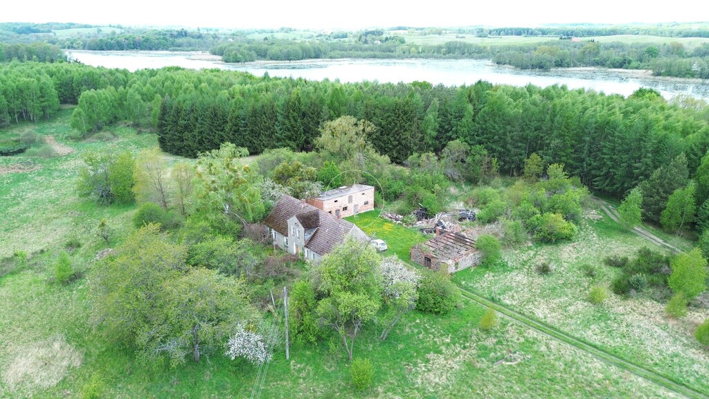 Siedlisko nad jeziorem w gm. Drawsko Pomorskie