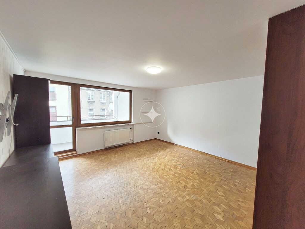 Mieszkanie / 3 pokoje + 2 balkony / Centrum