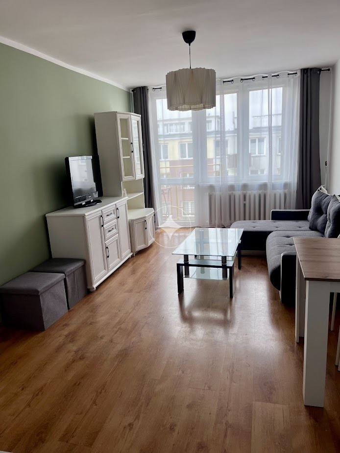 Słoneczne 2 pokoje z balkonem – do zamieszkania.