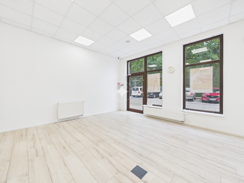 Lokal usługowy Centrum Legnicy 90 m2 z witryną