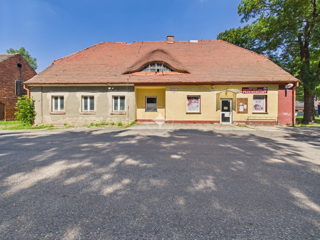 Budynek mieszkalno-usługowy Niegosławice