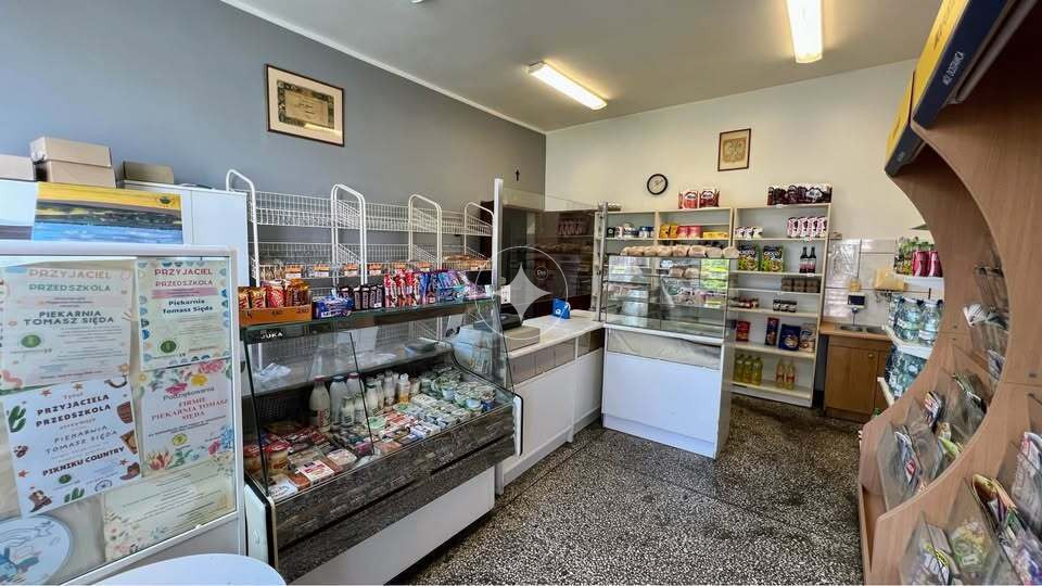 Budynek usługowo-mieszkalny 210 m²