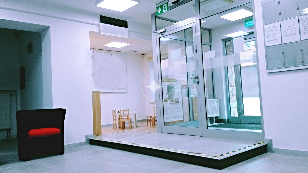 Lokal na bank, centrum biurowe, siedzibę firmy