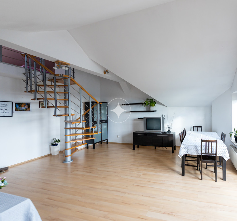 Targówek, 63,5 m2 + antresola 21 m2