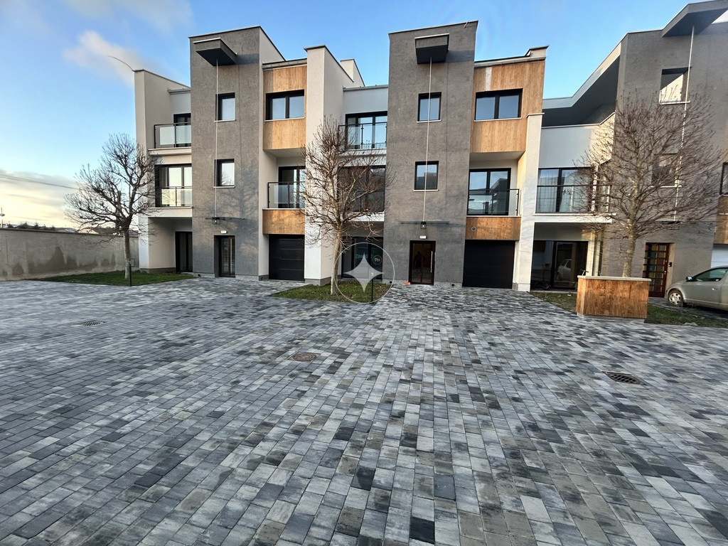 52 m2-3 POKOJE-TARAS NA DACHU-BK2%
