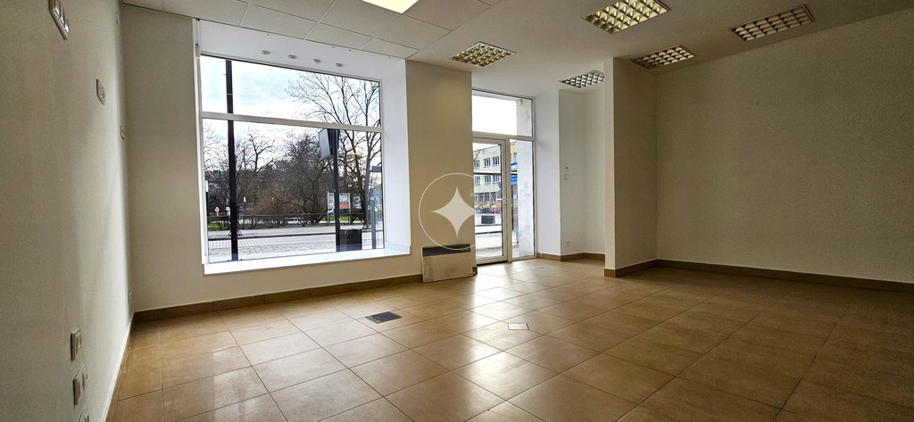 Lokal na wynajem-  Radomsko, Plac 3 Maja