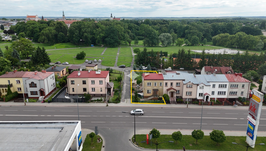 Wygodny Dom z dużą Działką w centrum miasta