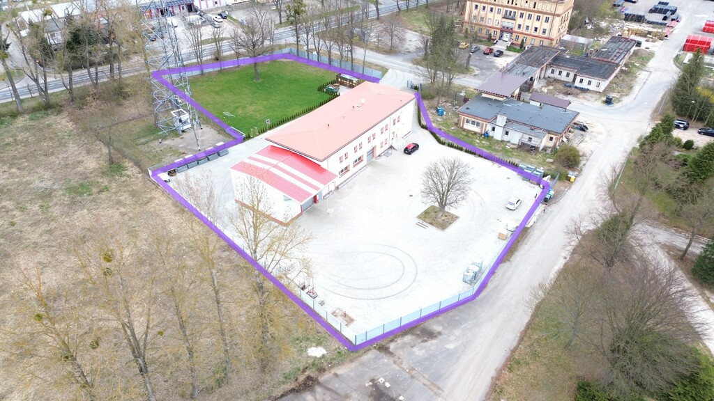 Obiekt 800 m2 produkcyjno-usługowy w Iwinach