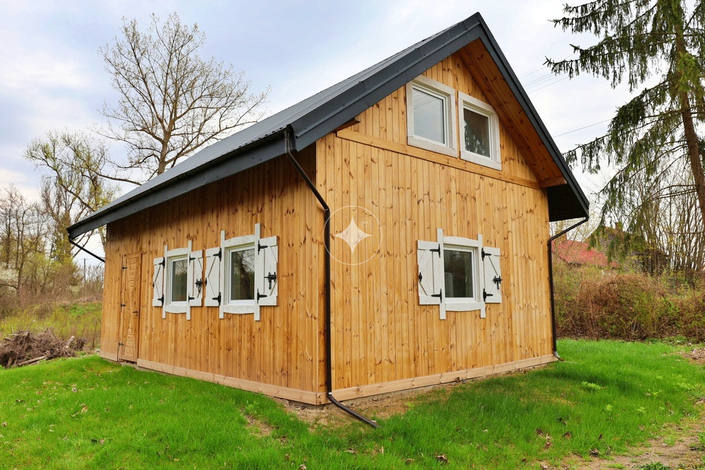 Dom rekreacyjny ok. 70m2 na dużej działce 1000m2.