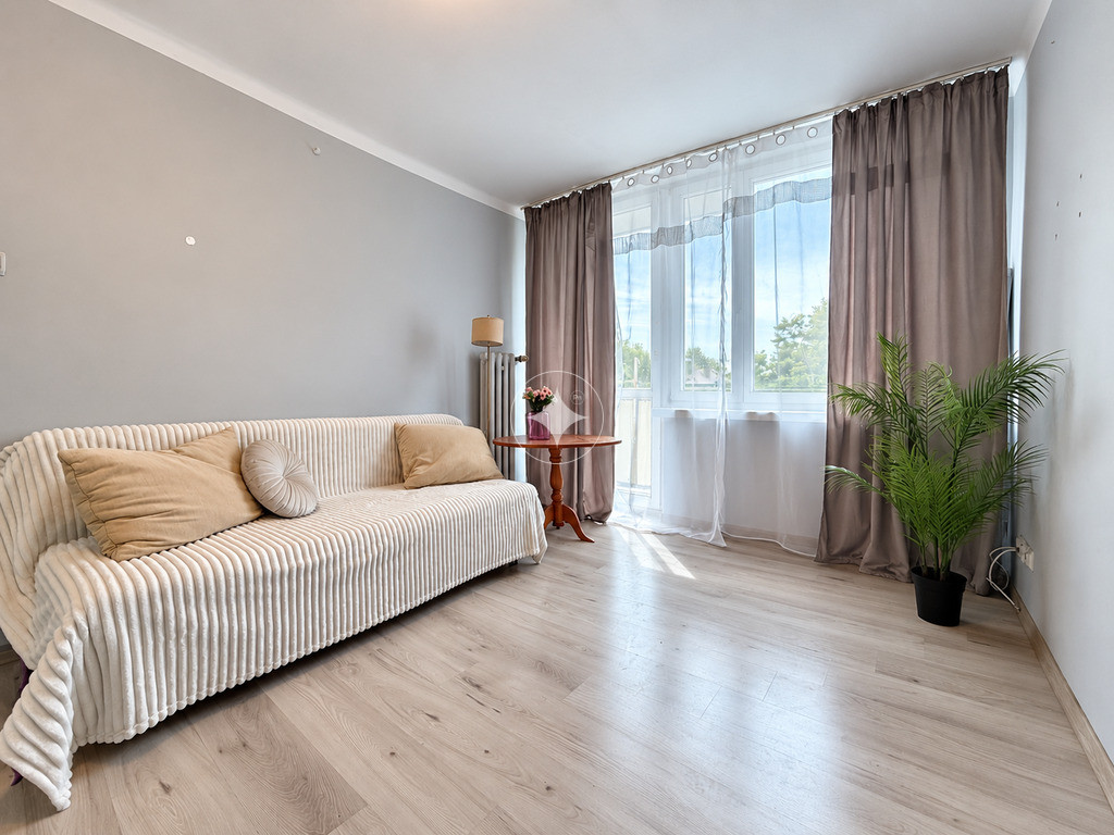 44,2m2- 3 pokoje, osobna kuchnia, osiedle Dyrekcja