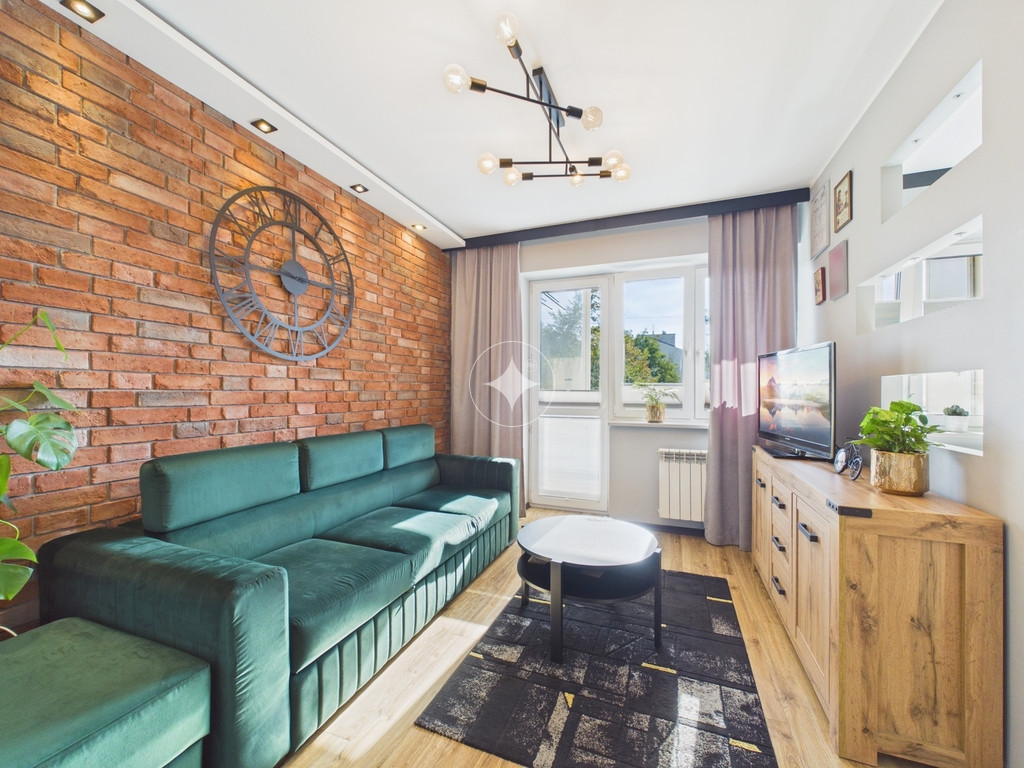 2 pokoje 51,4 m² centrum Marek, piwnica zamknięte osiedle