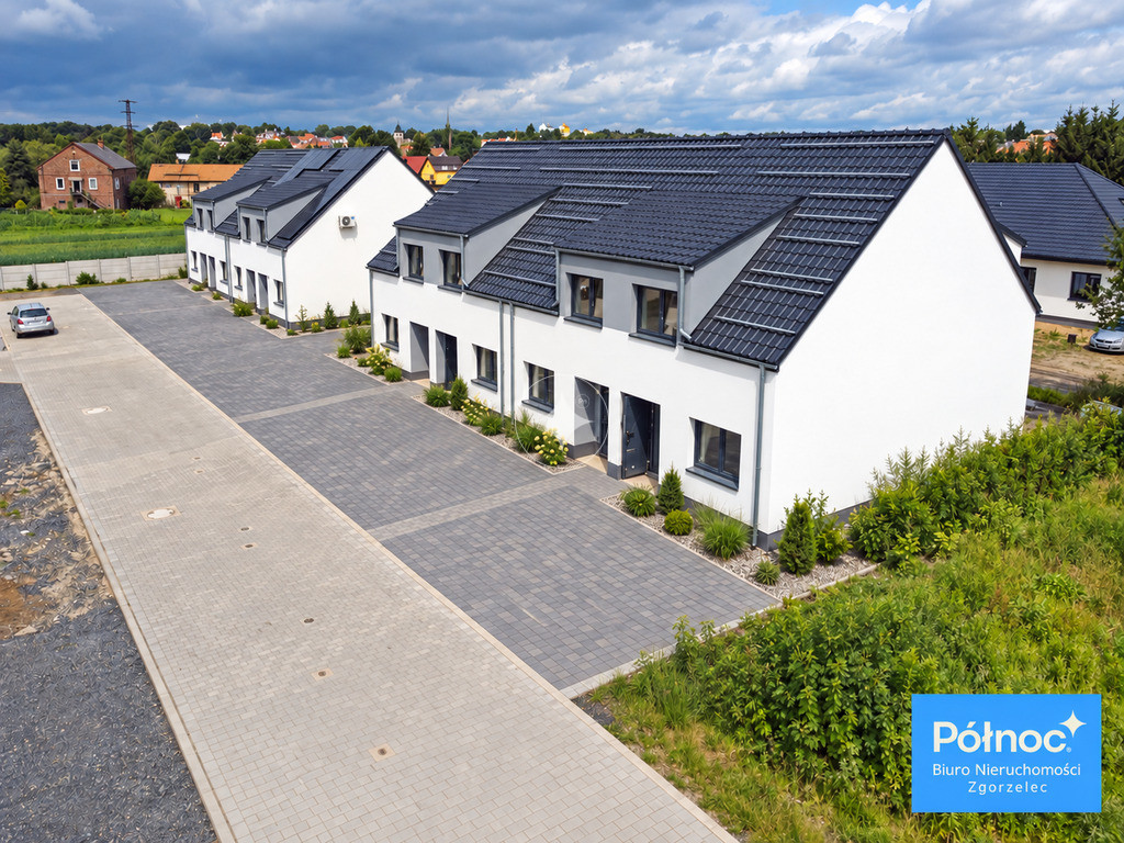NOWOCZESNY DOM W KAMERALNEJ ZABUDOWIE | ZGORZELEC – UJAZD | 91 M²|